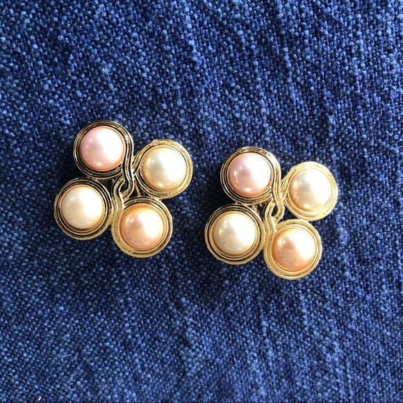 Vintage TRIFARI Faux Pastel Pearl Clip-On Earrings - Picture 1 of 9